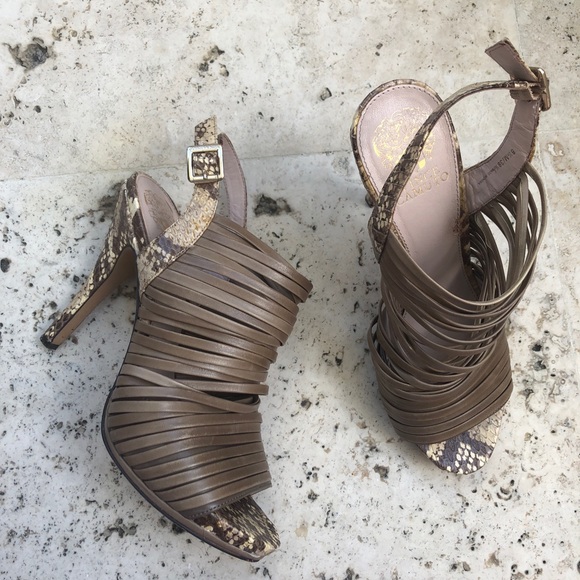 Vince Camuto Python detailed strait heels - Picture 5 of 6